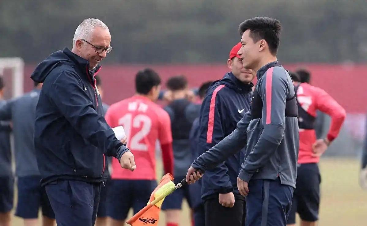 333体育|电竞-官方网站-足协公开选男足主帅,60岁以下皆可,要求太随意,高洪波呼声最高